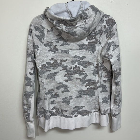 Athleta Triumph Printed Hoodie Color Grey Gypsum Camo LP - Picture 5 of 8